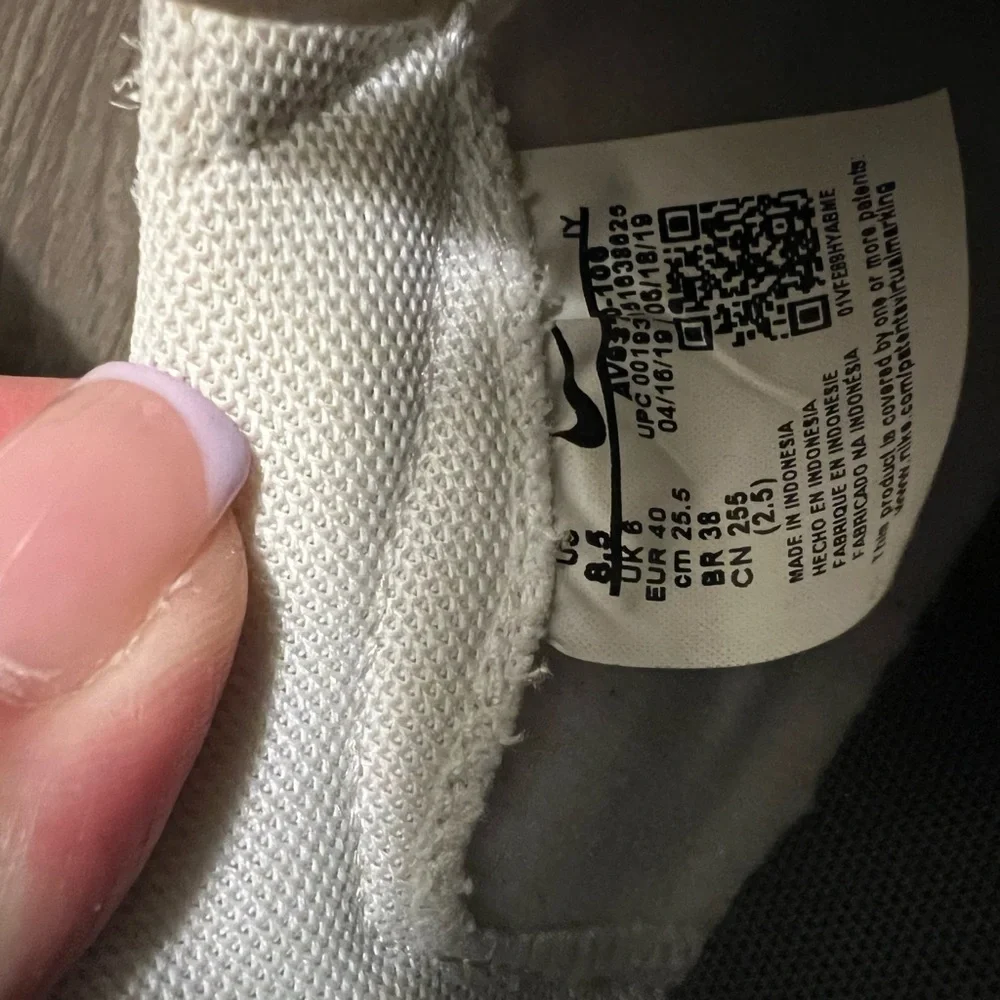 Nike all leather white sneakers. - Picture 2 of 5